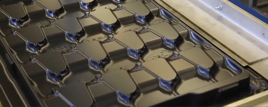 Thermoformed trays on the production line